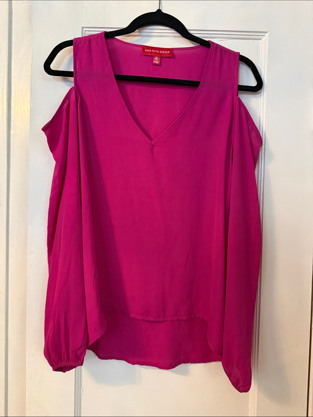 Saks Fifth Avenue Women’s Bright Fuchsia Cold-Shoulder V-Neck Long Sleeve Top